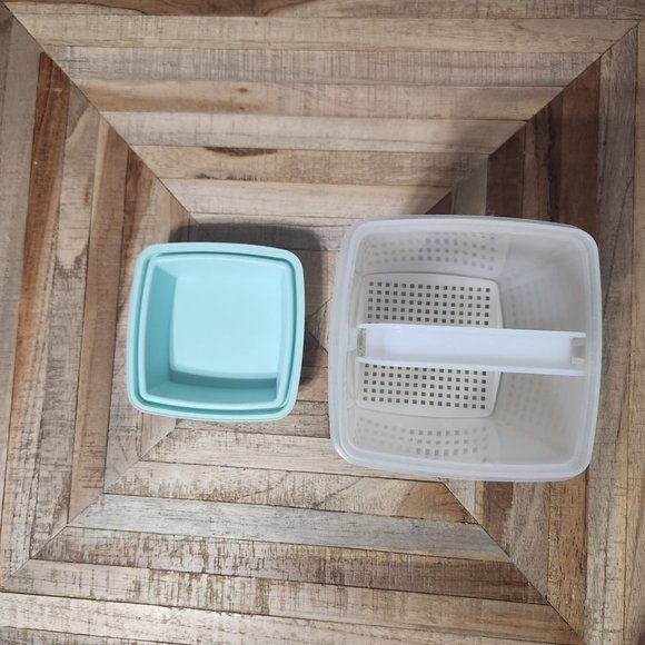 Tupperware 8 1/2 " tall Pick-A-Deli Pickle Keeper Aqua Mint Lid Insert 3 pc - Picture 3 of 6